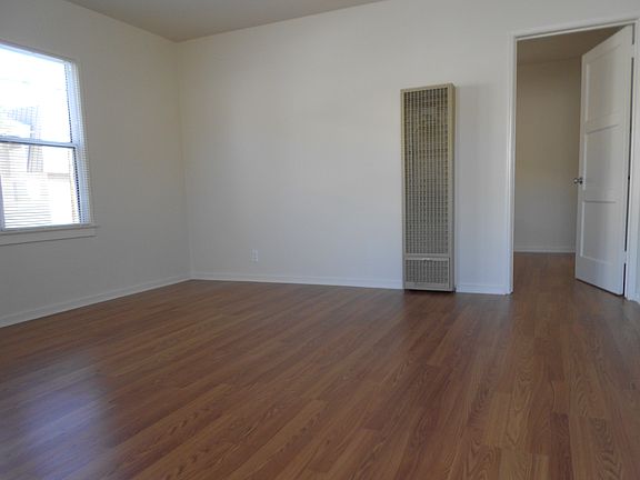 3rd image of 311 N Columbus Ave APT B