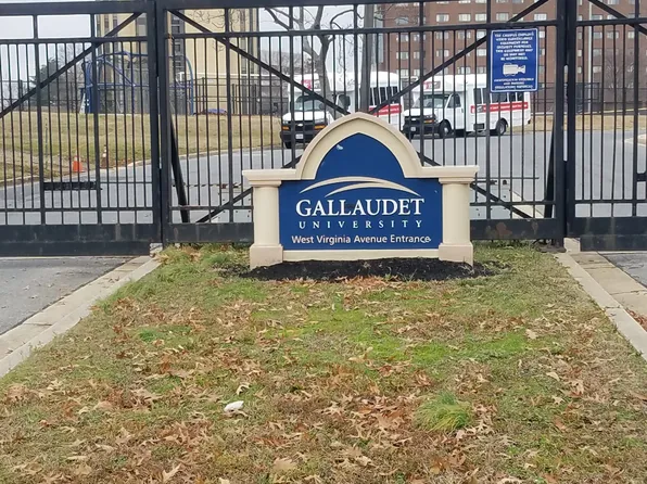 1107 Penn St NE APT 1, Washington, DC 20002