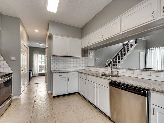 5th image of 808 Crooked Creek Ln
