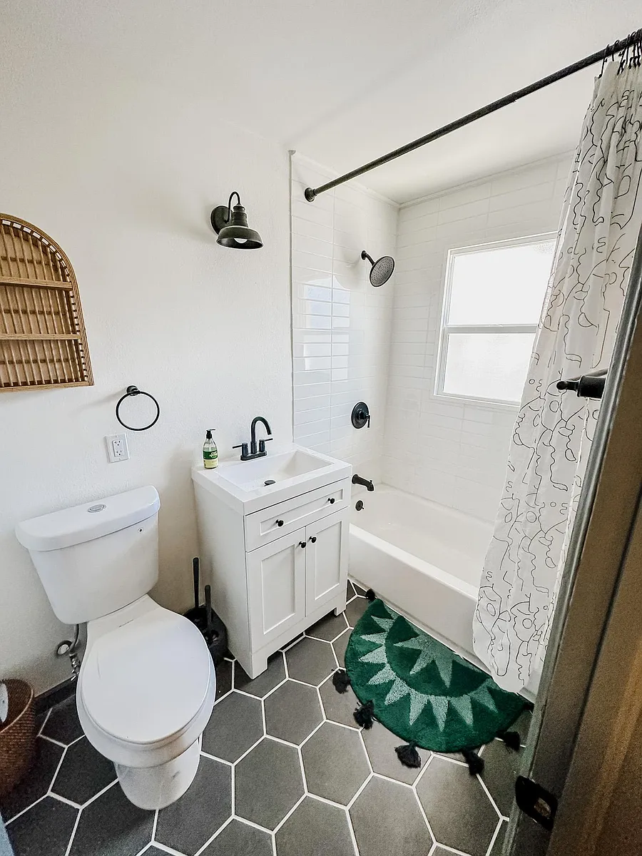 Building Photo - 446 N Hancock Ave #446.5