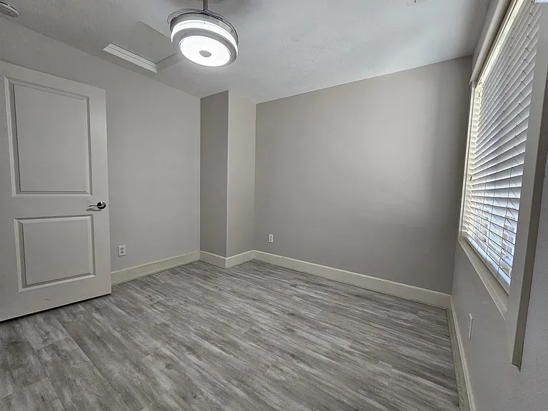 493 Columbia Point Dr — Photo 22