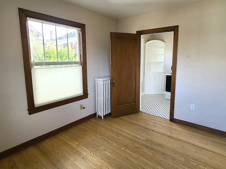 956 10th Ave E #302 — Photo 8