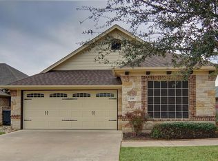 216 Captains Ct, Granbury, TX 76049