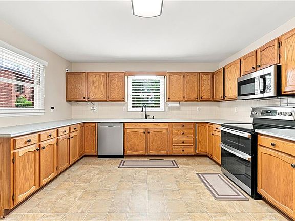 4th image of 4404 Eagles Nest Dr