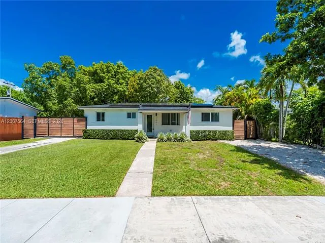 9841 Dominican Dr