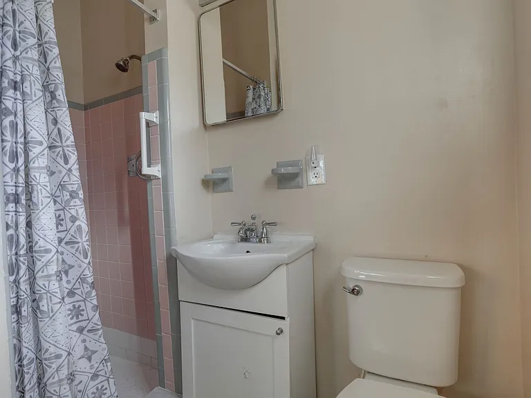 1704 Edmundshire Rd — Photo 14