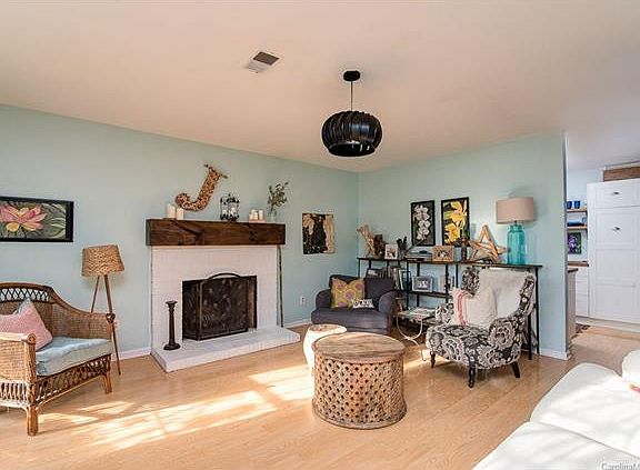 2nd image of 8412 Pinstripe Ln