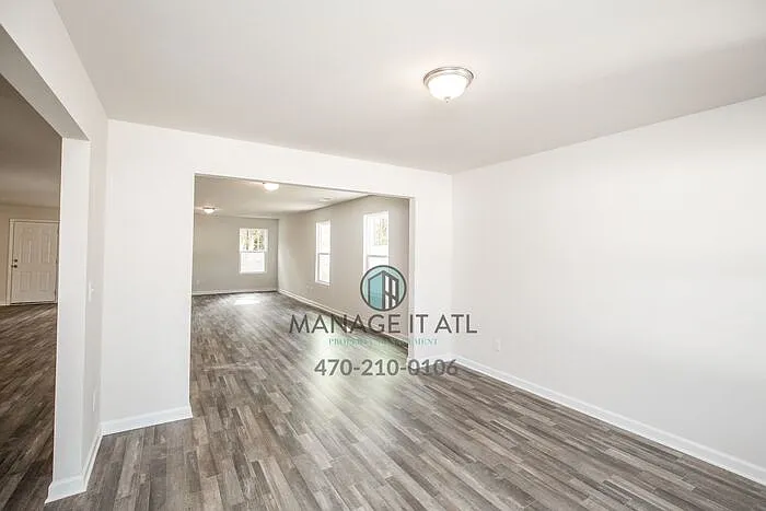 750 Shallowford Rd — Photo 6