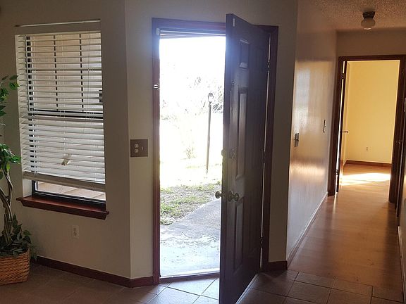 4th image of 5549 Cabot Dr N