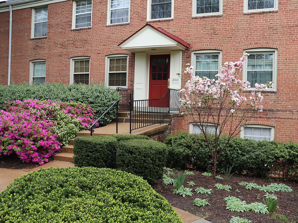 1st image of 2703 Arlington Blvd APT 102B