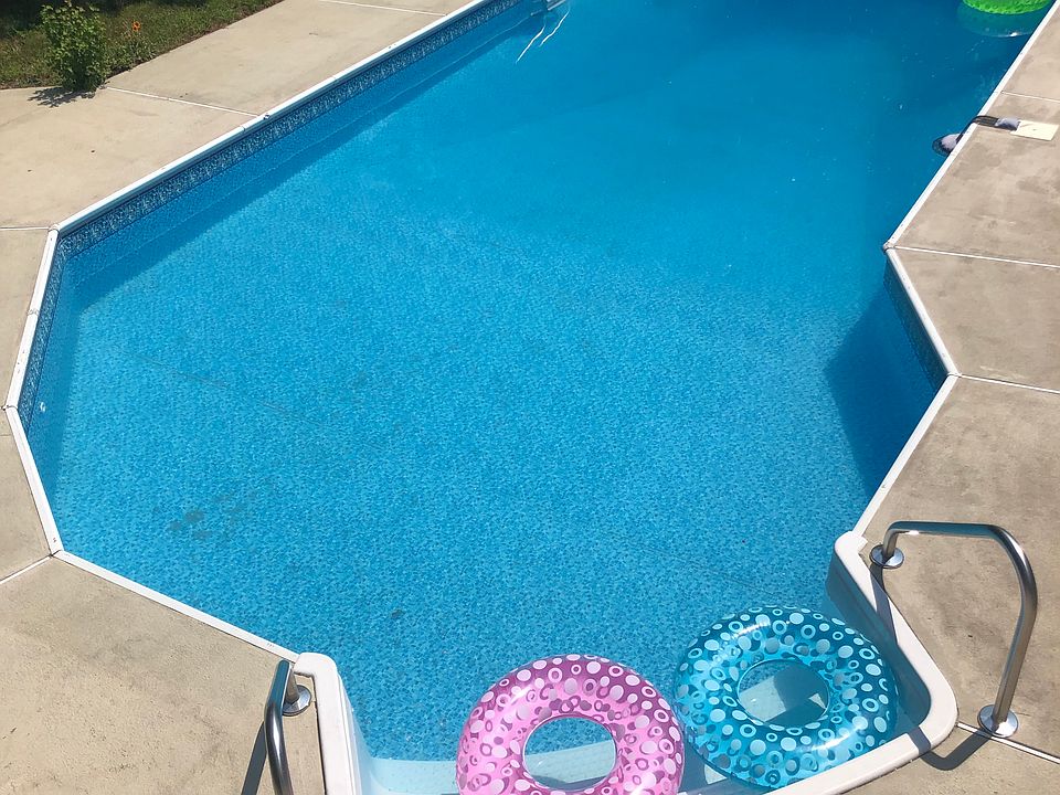 1st image of 561 Stonewall Dr