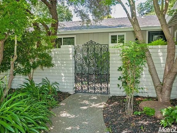 3rd image of 8157 Shangrila Dr