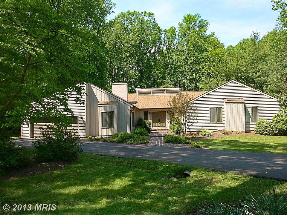 1st image of 10214 Forest Lake Dr