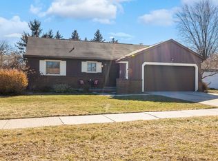 42647 Hanford Rd, Canton, MI 48187