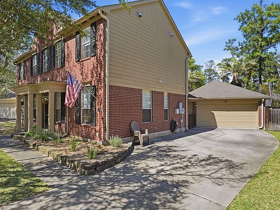 3rd image of 18 Hawkseye Pl