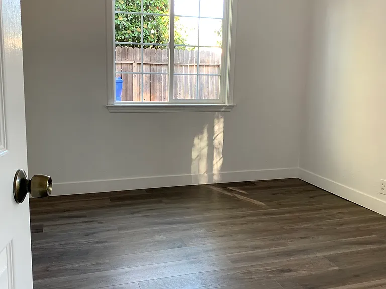 4192 Pickwick Dr — Photo 10