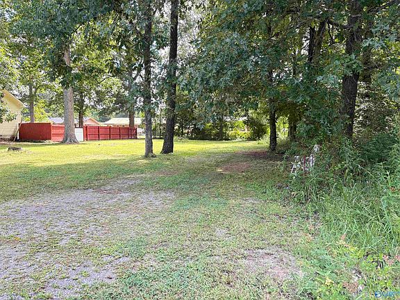 3rd image of 325 Woodall Ln