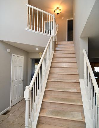4th image of 15 Maryann Pl