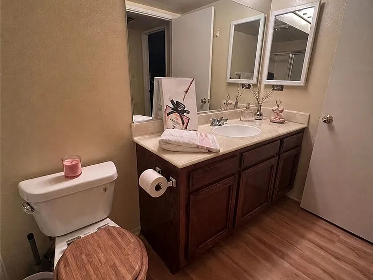 5217 Satsuma Ave #4 — Photo 9
