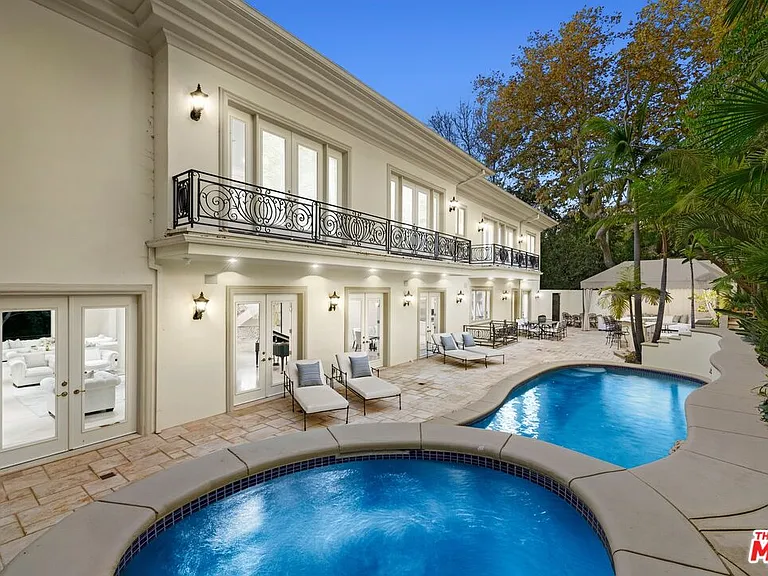 1350 Benedict Canyon Dr — Photo 19