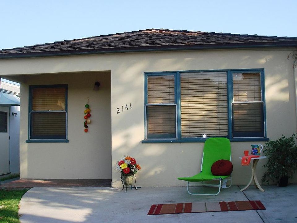 1st image of 2141 Thomas Ave