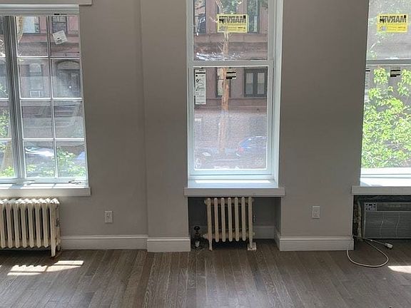 2nd image of 25 W 89th St #2