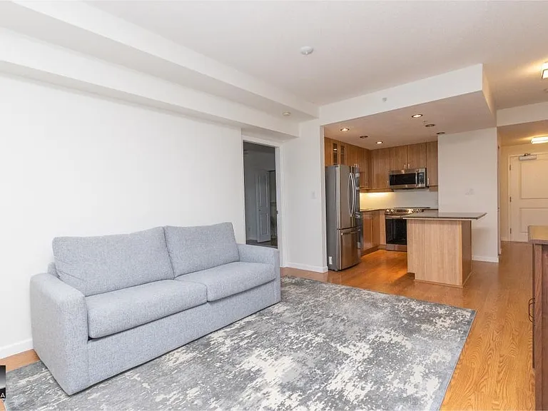 9232 University Cres #707 — Photo 3