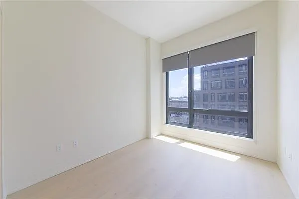 Rented by Siderow Residential Group | media 14