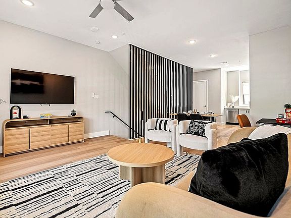 3rd image of 1016 Bryan Ave #105