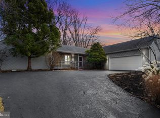 1958 Bretton Ln, York, PA 17408