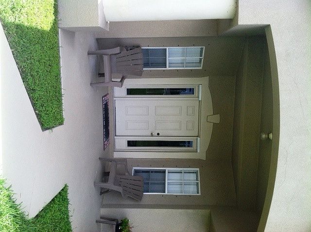 1st image of 610 NW 16th Pl