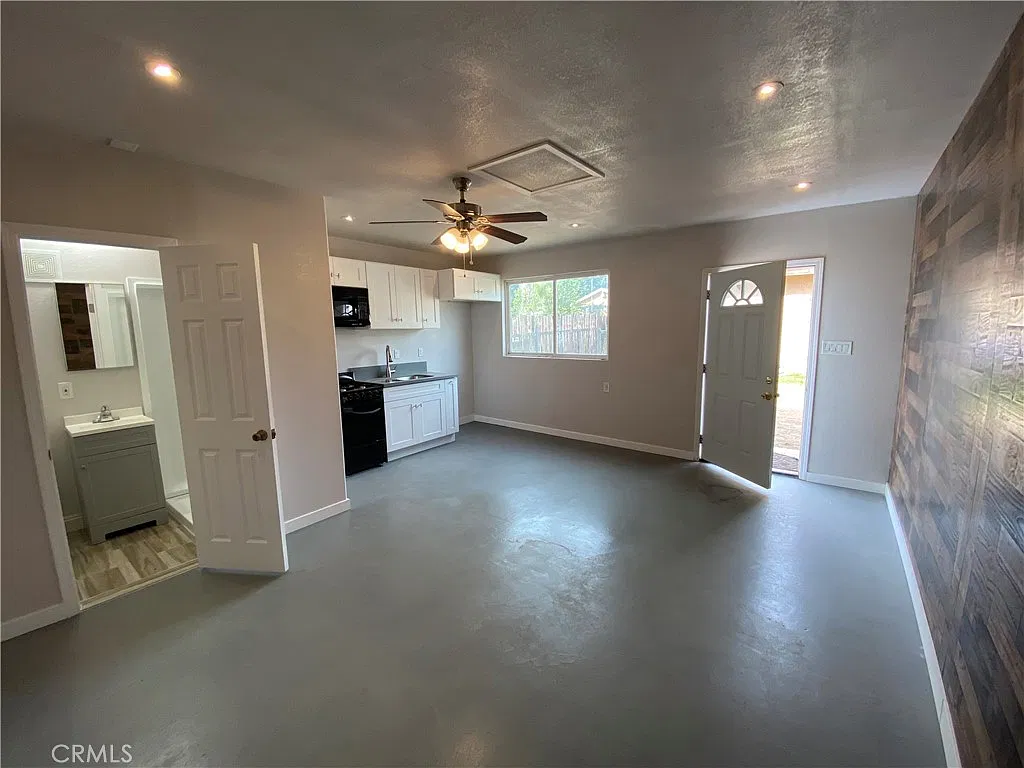 Studio, 400 sqft, $1,350 — Photo 4