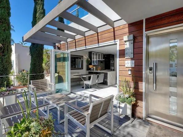 911 9th St, Coronado, CA 92118