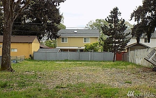 2nd image of 7445 S Prospect St