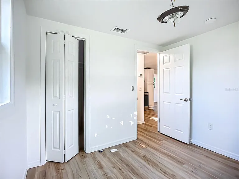 317 Jessica St S — Photo 14
