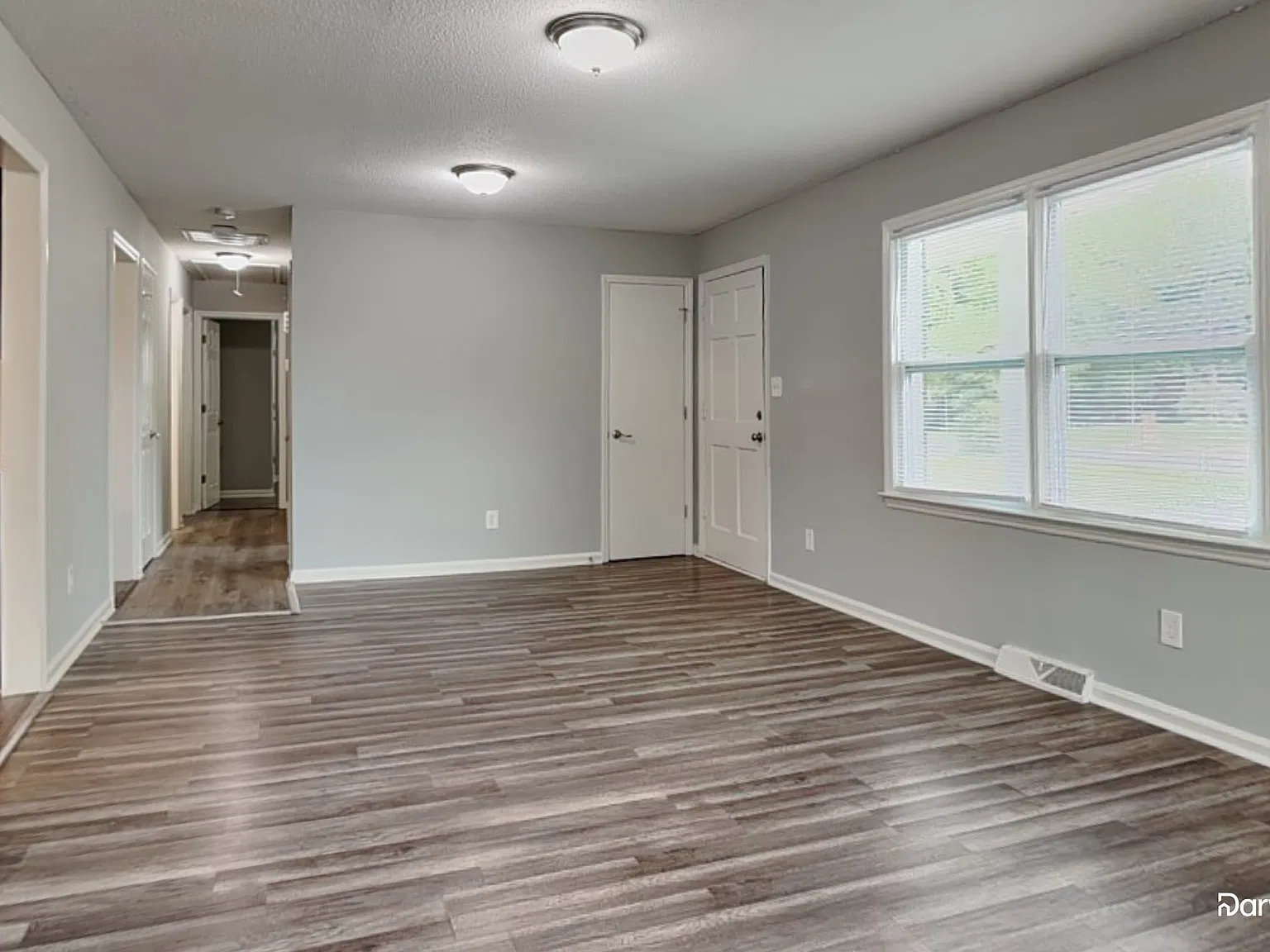 3 bed, 2.0 bath, 1327 sqft, $1,705 — Photo 4