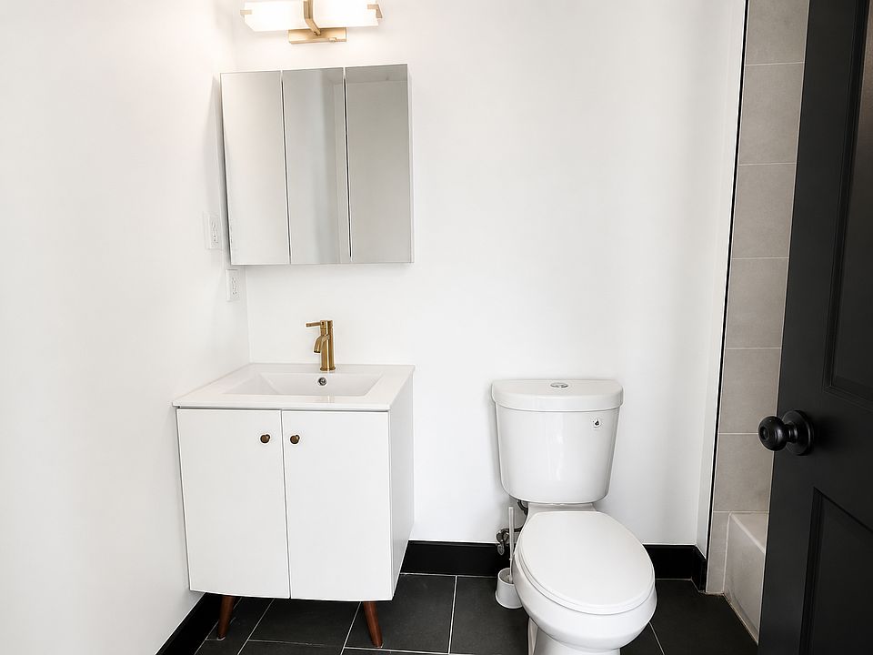 2nd image of 10 Thomas St #3E