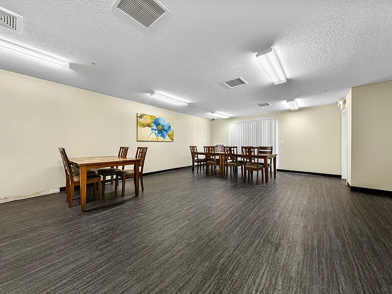 Washington Village East — Photo 23