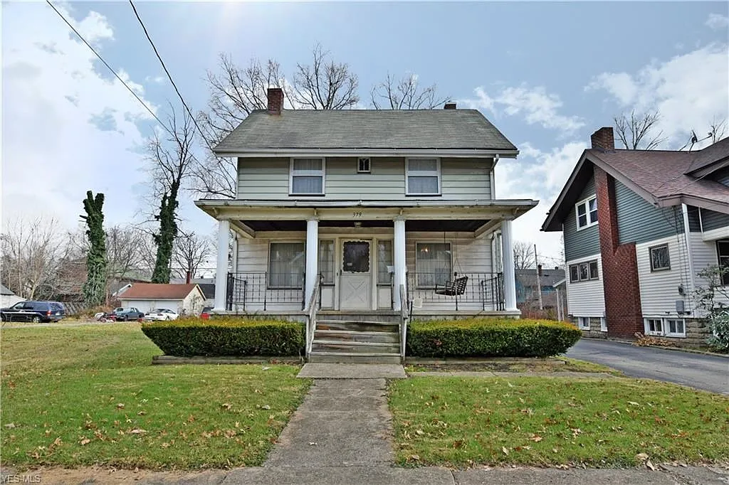 379 Homewood Ave SE photo 1