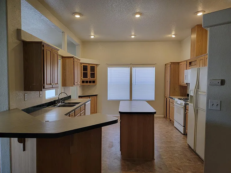 9322 E Corral St — Photo 3