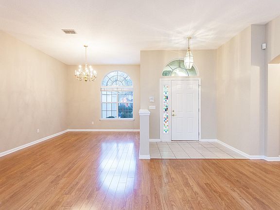 4th image of 749 Westminster Dr