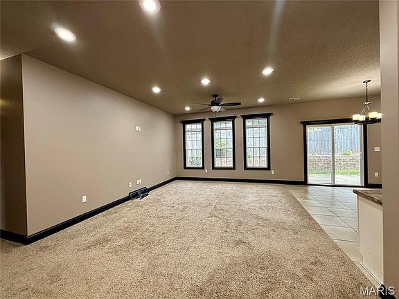 3rd image of 5989 Melissa Ln