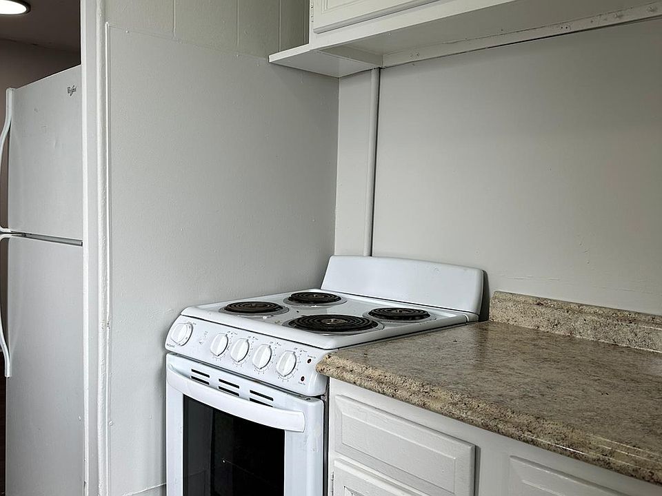 1st image of 703 N Van Buren St APT 5