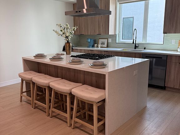 4th image of 4146 Cahuenga Blvd #4