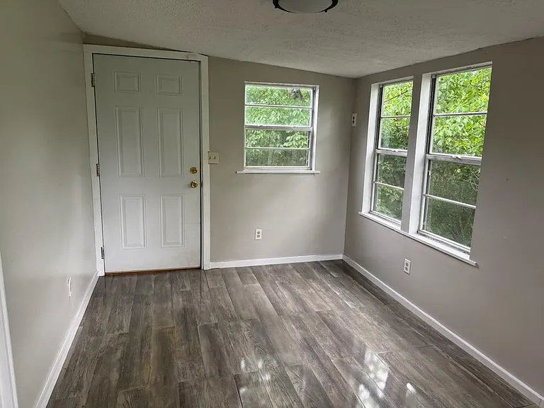 508 Closhire Ln — Photo 11