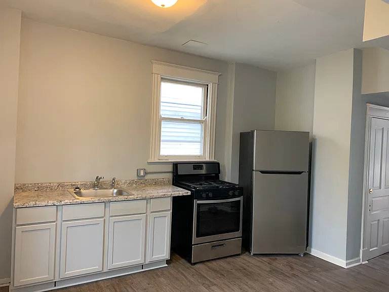 953 Wells St #1 — Photo 3
