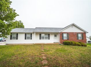 652 Falcon Dr, Sullivan, MO 63080