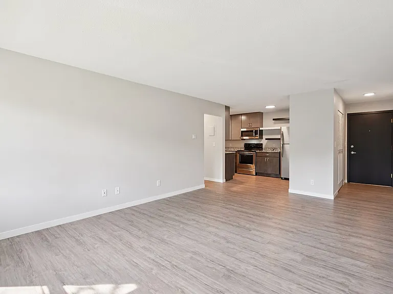 Lydia Rose Apartments — Photo 35