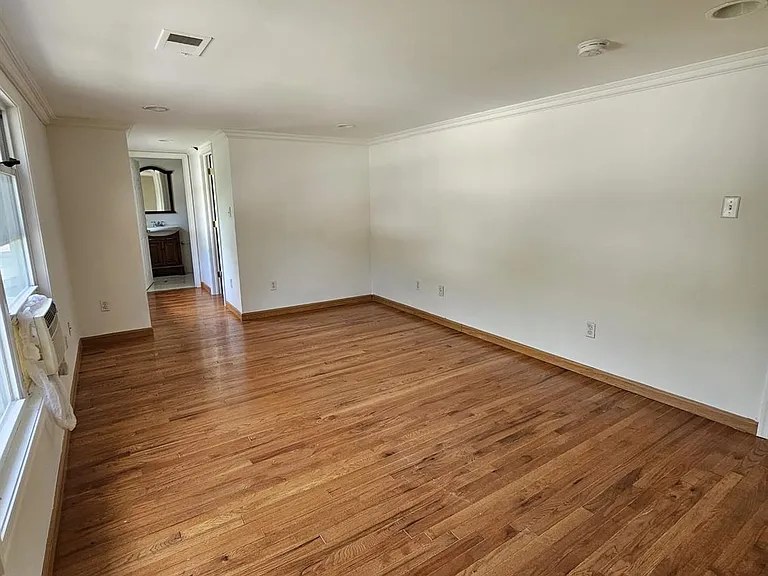 895 Madison Ave — Photo 14