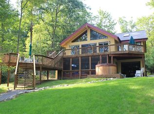 166 Fawn Lake Dr, Hawley, PA 18428